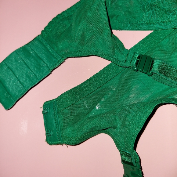 Victoria secret Push bra size 34D NWT - Picture 11 of 11